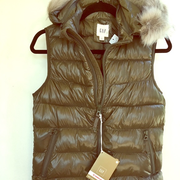 GAP Jackets & Blazers - Gap Puffer Vest-NWT